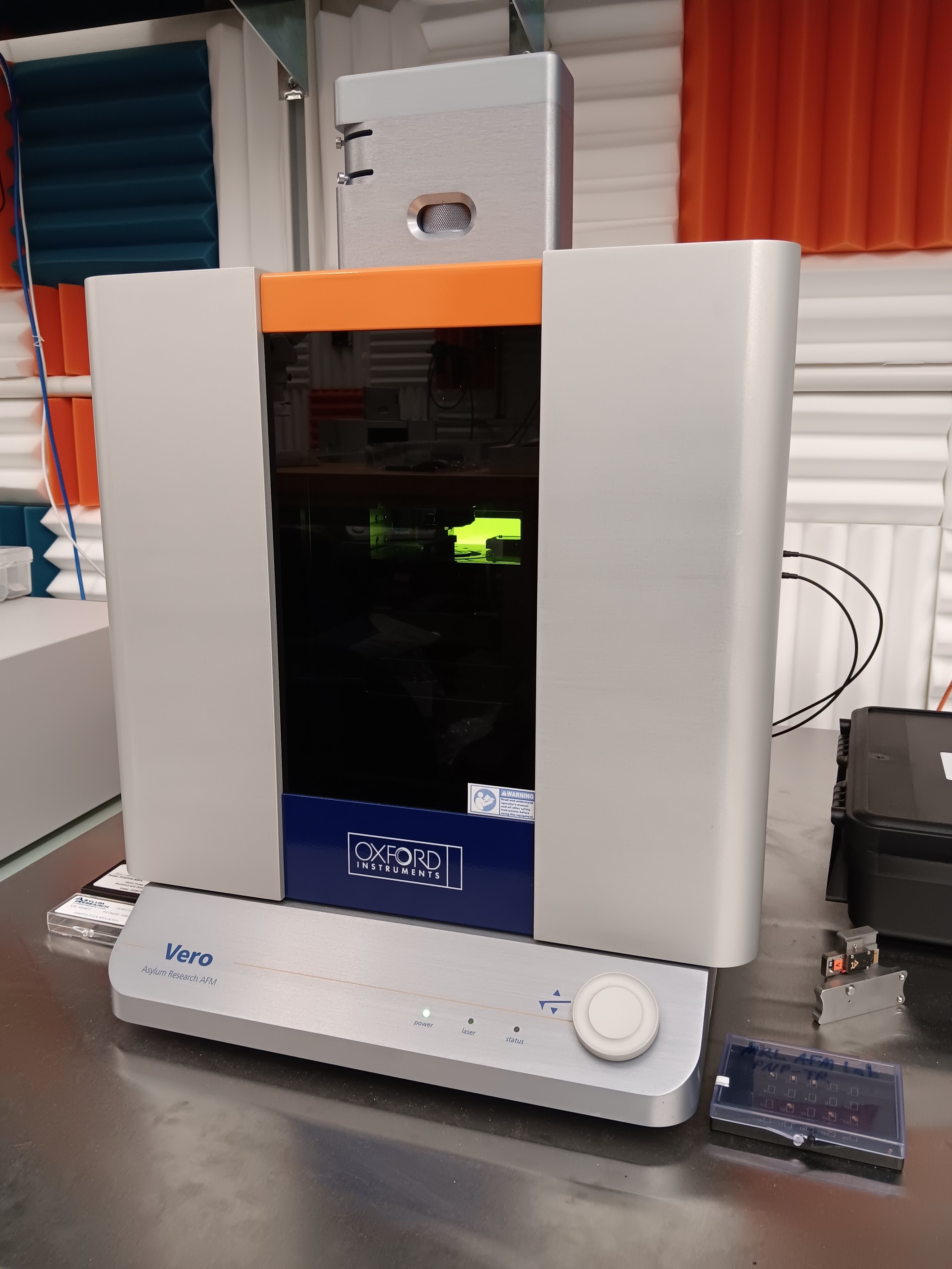 Vero AFM instrument enclosure