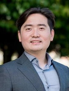 A photo of Wenjie Zhou