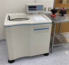 Beckman Optima&acirc;&bdquo;&cent; LE-80K Ultracentrifuge