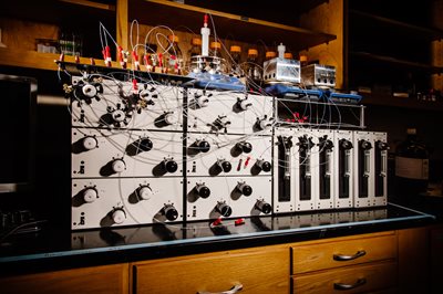 automated synthesis platform in the Molecule Maker Lab